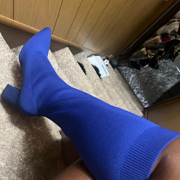 Size 10, cobalt blue 2” heel, pull on, stretch boot, large calf friendly!!! - Picture 8 of 9